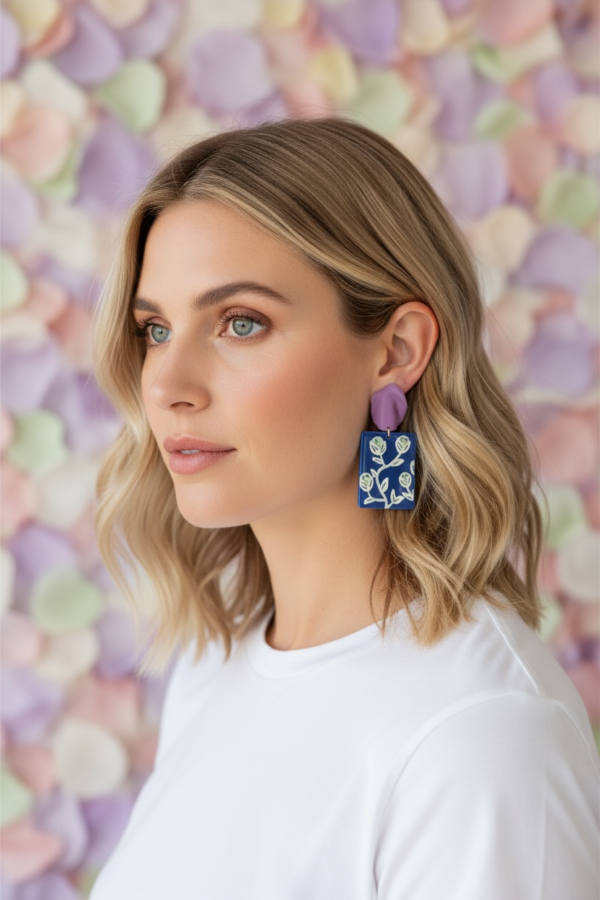 MJ2091 Aleta Floral Resin Earrings